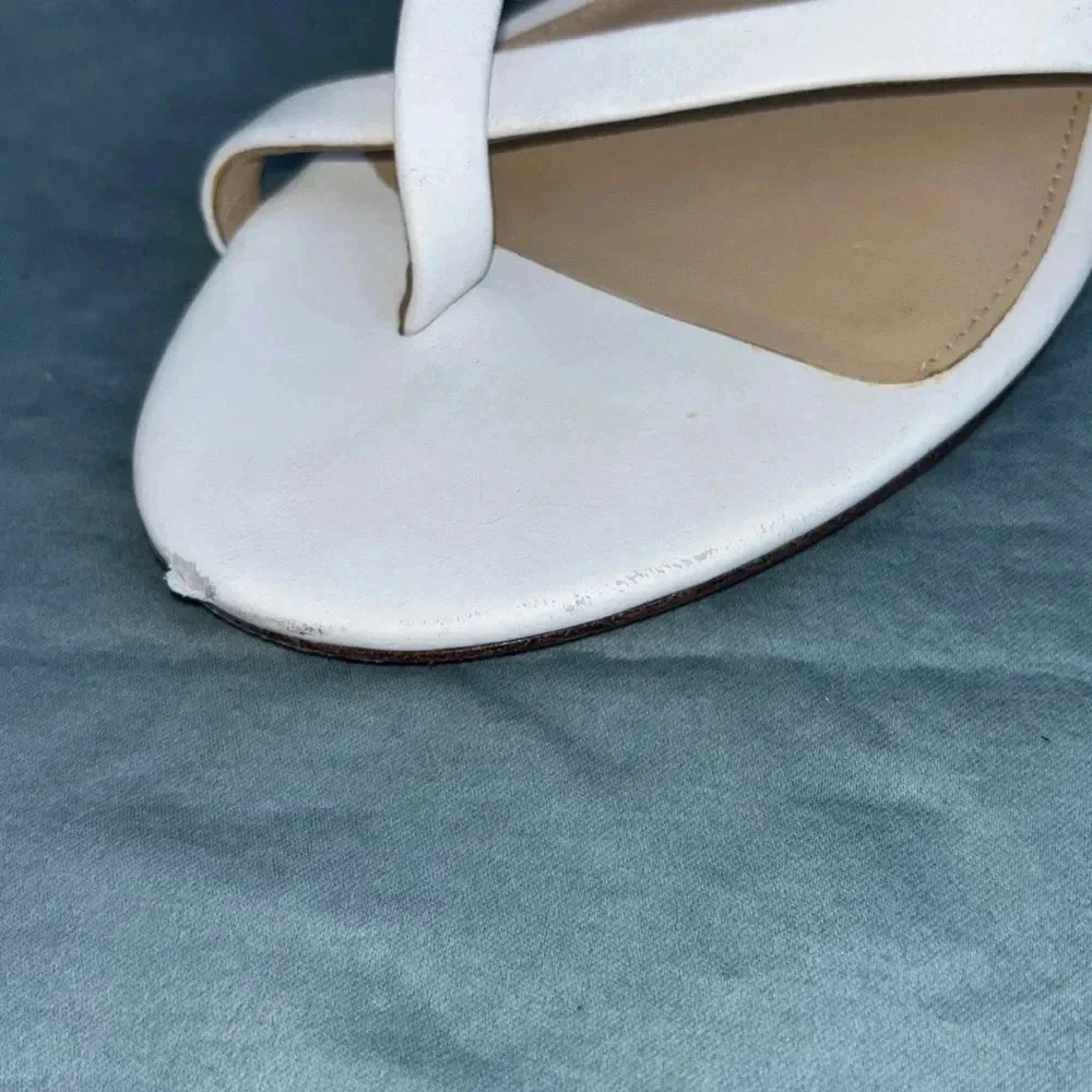 GUC- Veronica Beard Salva White Leather Buckle Flat Sandal Size 5 *defect* women